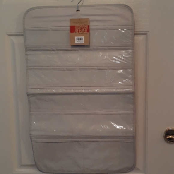 Student Lounge Other - Jewerly Organizer